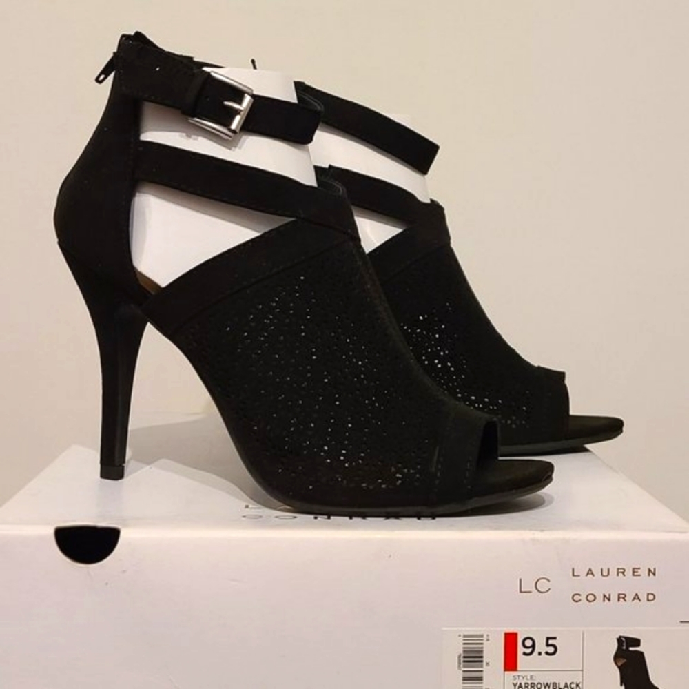 Open Toe Heels - Picture 3 of 9